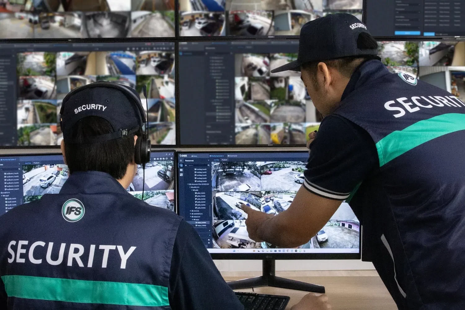 พนักงาน IFS กำลังใช้งานระบบ Remote Detectbr Security Solution